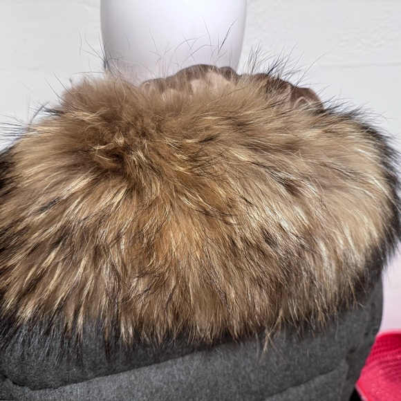 Moncler Grey Puffer Jacket with Fur Trim - Picture 9 of 14